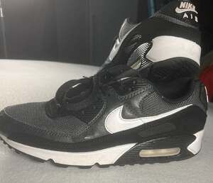 Nike Air Max 90 Black and White Sneakers Blockcore Retro Streetwear 90s Revival
